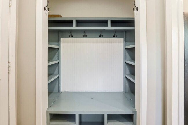 Building Photo - 1312 Dillard St