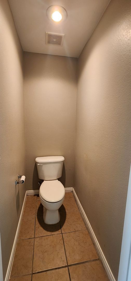 Building Photo - Lone Mountain Heights Luxury Living! 1st-m...