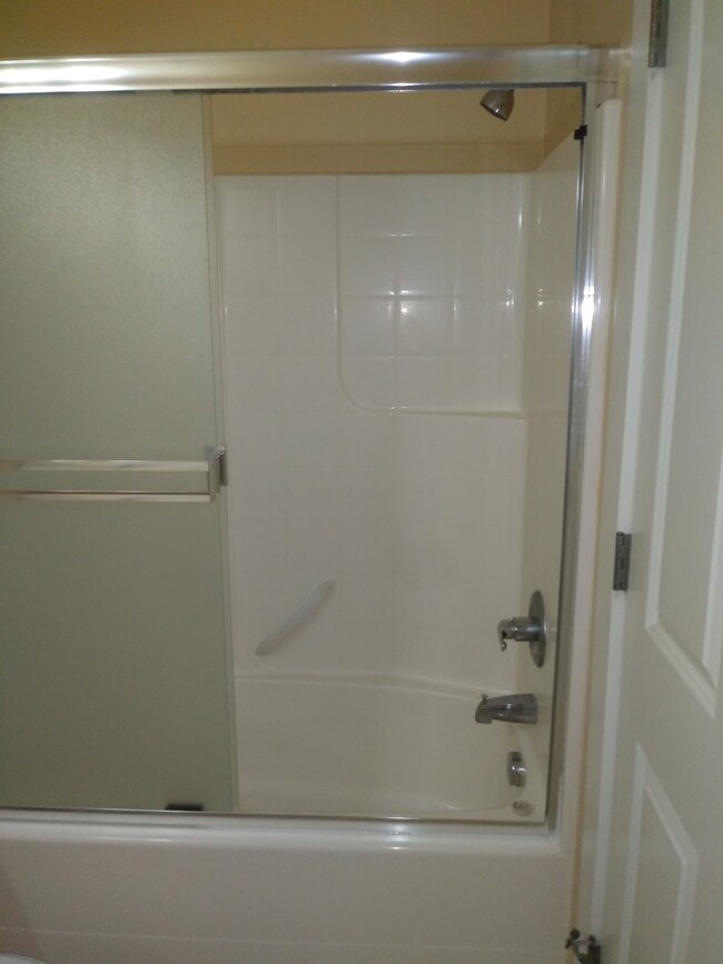 Building Photo - Light and bright one bedroom near PSU in S...