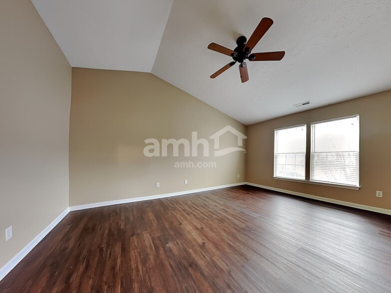 Building Photo - 15 Woodsong Ct