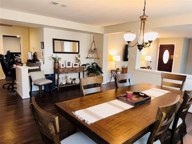 Building Photo - 15839 Kings Cypress Ln