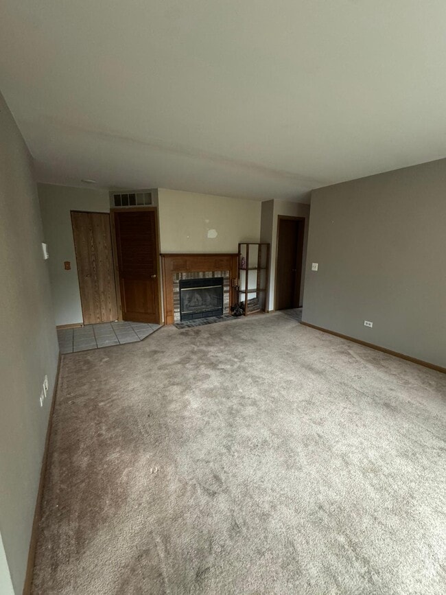 Building Photo - 320 Newport Ln