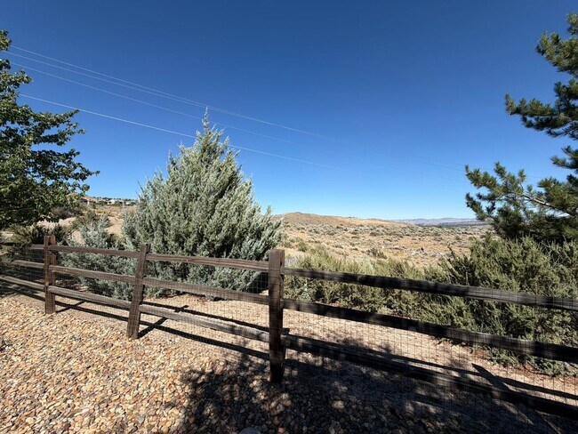 Building Photo - 55+ Del Webb home in Somersett