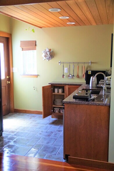 Kitchenette and outside entrance door - 69 S Shannon Ave