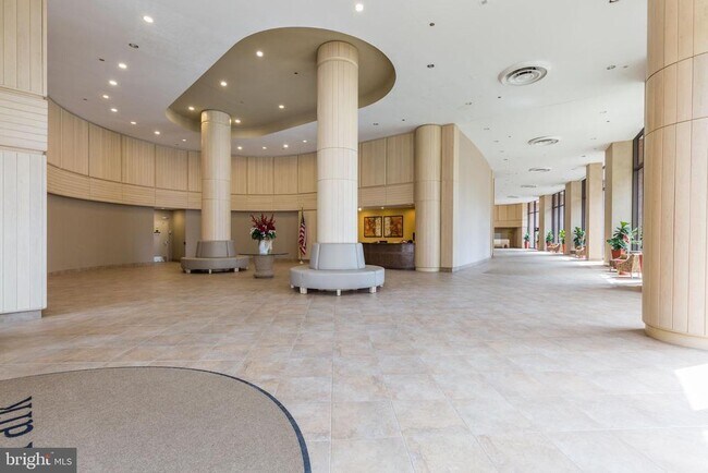 Building Photo - 1805 Crystal Dr