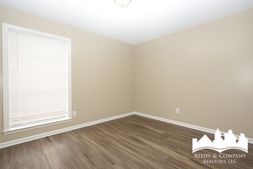 Building Photo - 6402 Cheshire Cove