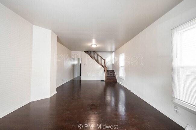 Building Photo - 264 N Holmes Ave