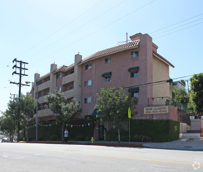 Building Photo - Huntington Hacienda II Apartment Homes