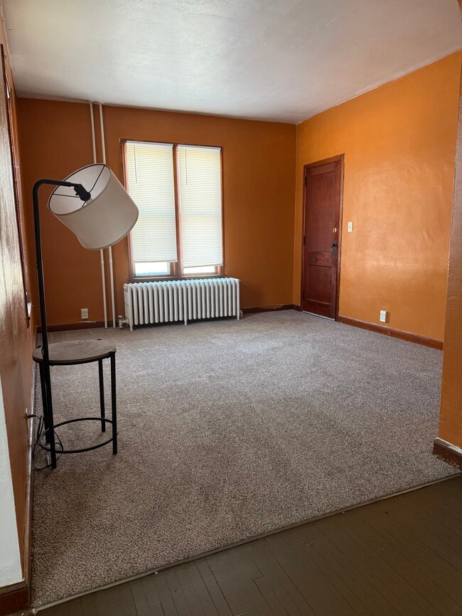 Building Photo - 825 9th Ave N