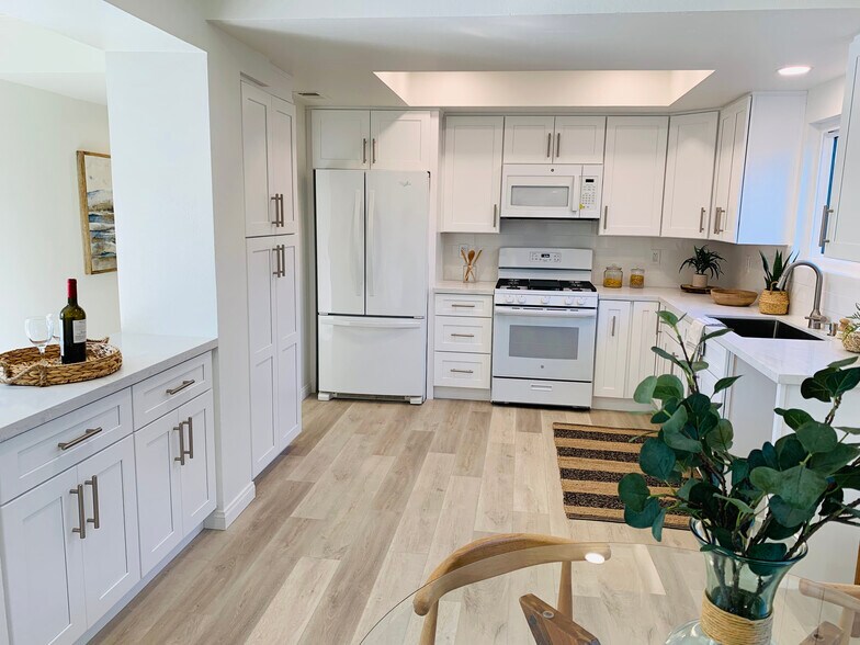 Building Photo - 26753 Avenida Las Palmas