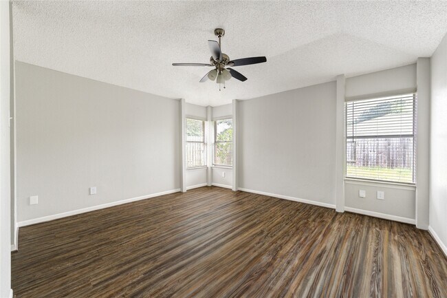 Building Photo - 1206 Park Ln
