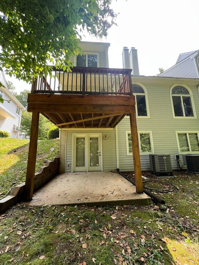 Building Photo - 2 Bedroom 2.5 bath End-Unit Orchard Valley Townhome in Kennett Square