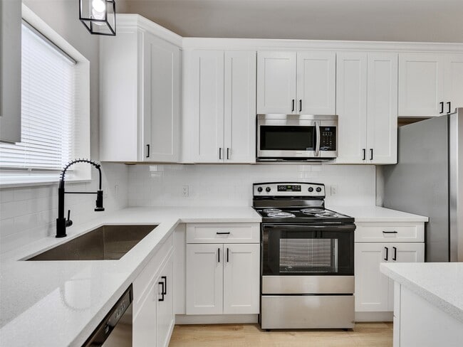 Building Photo - 9707 Cargill St