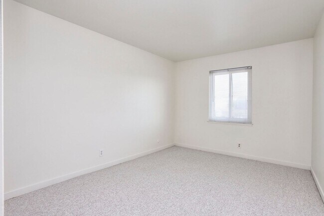 Building Photo - 4BR/3BA Tri-Level Home with Yard & 2-Car Garage | Foster City | YouTube Tour