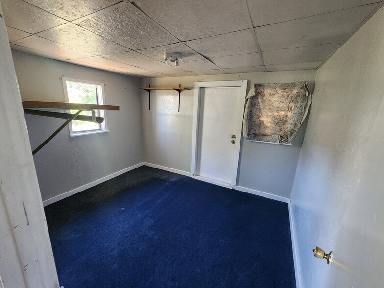 Building Photo - 5670 Lauramore Rd