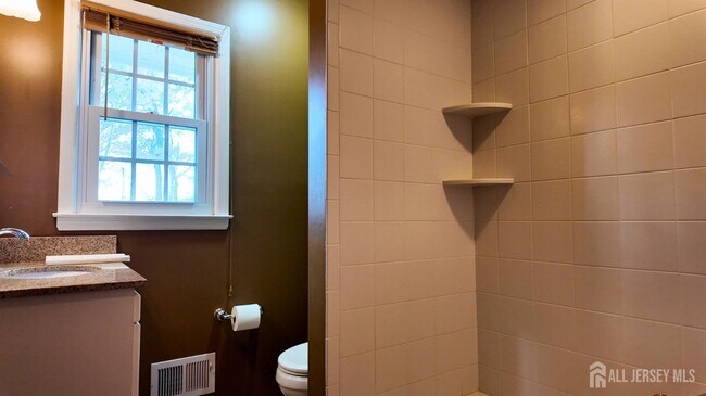 Building Photo - 221 Wyckoff Ave