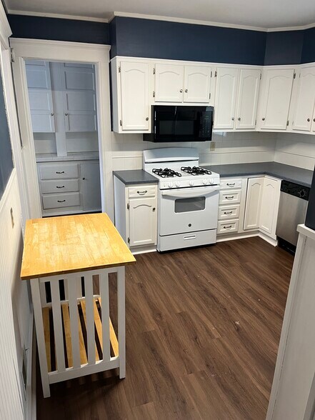 Building Photo - 351 Tennyson Ave