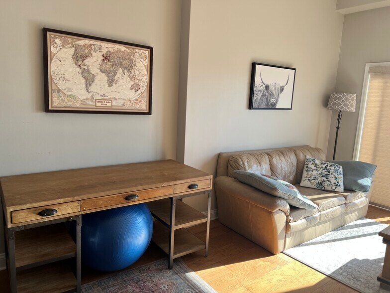 Bonus Space Shot (desk area, dry bar, etc...) - 1950 N Logan St