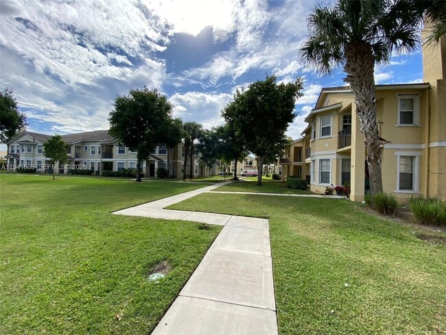 Building Photo - 1202 Belmont Ln