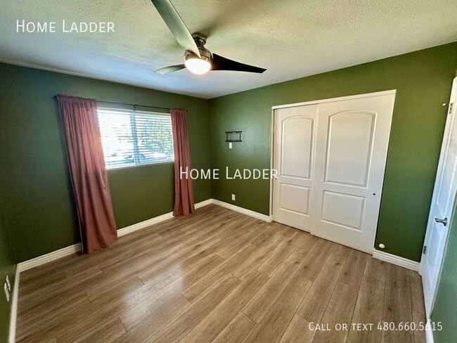 Building Photo - 8323 E Sells Dr