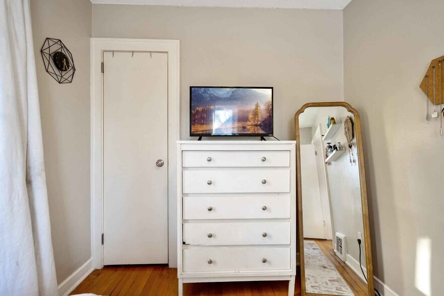 Bedroom - 4538 Colfax Ave N