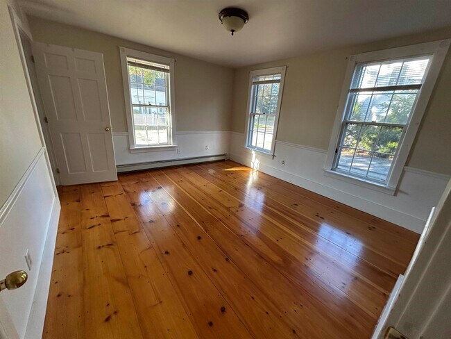 Building Photo - 23 Garfield St