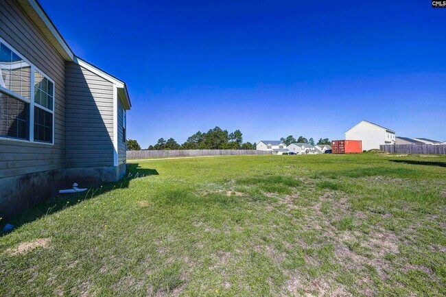 Building Photo - 331 Woodcote Dr