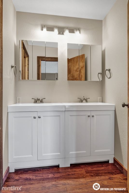 Building Photo - 8807 Washburn St