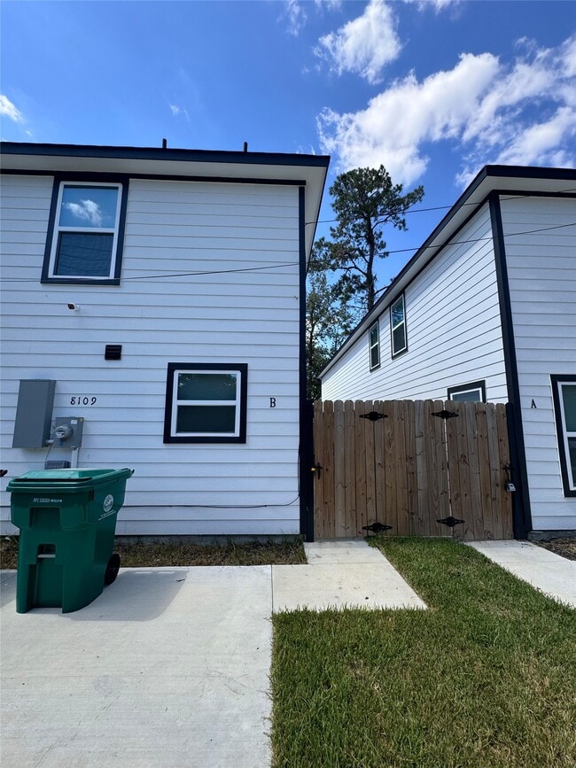 Building Photo - 8109 Denton St