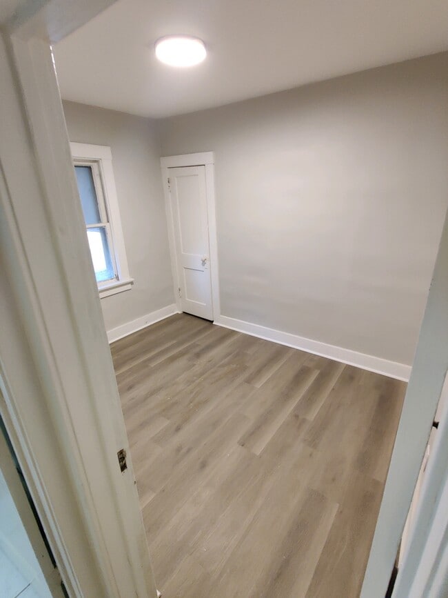 Building Photo - 2322 Eby Ave