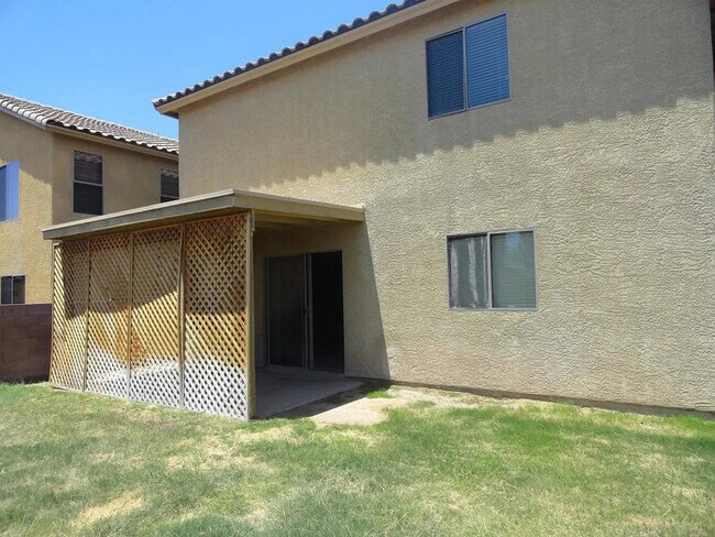 Building Photo - HOUSE FOR RENT