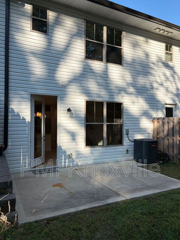 Building Photo - 8413 Whisper Ln