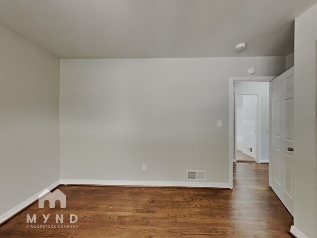 Building Photo - 1329 5 Mile Rd