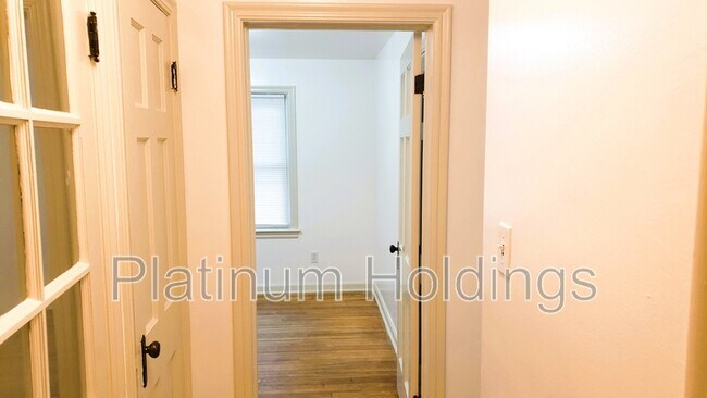 Building Photo - 3781 Northwood Rd