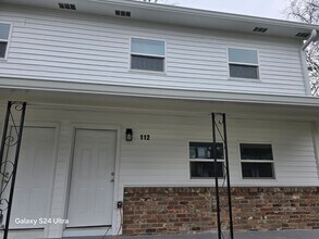 Building Photo - 112 Tacoma Rd