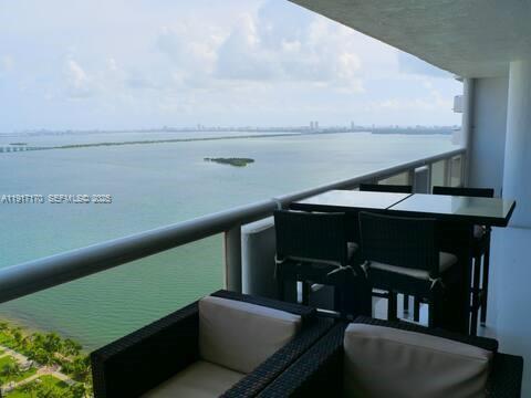 Building Photo - 1717 N Bayshore Dr