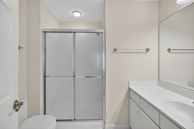 Building Photo - 801 Pleasant Dr