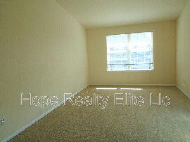 Building Photo - 1619 Monterey Rd