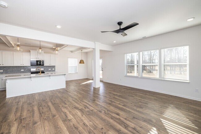 Building Photo - NEW CONSTRUCTION 4BD/2.5 Home in Stonebridge - Golf Course View