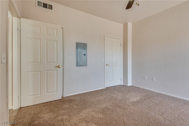 Building Photo - 10550 W Alexander Rd