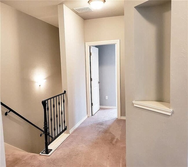 Building Photo - 477 S Fretz Ave