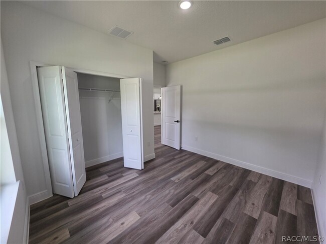 Building Photo - 8125 N Maltese Dr