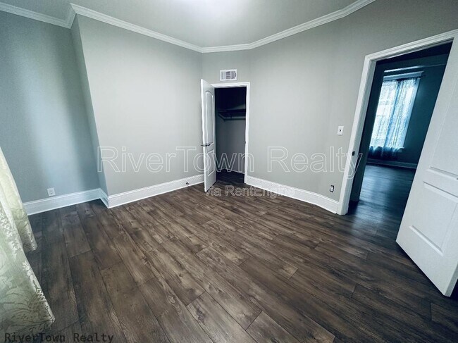 Building Photo - 215 N Bellevue Blvd