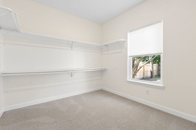 Building Photo - 317 Cottonwood Ave