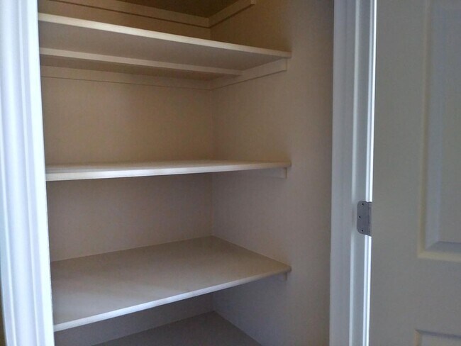 Building Photo - 2202 S Phillippi St