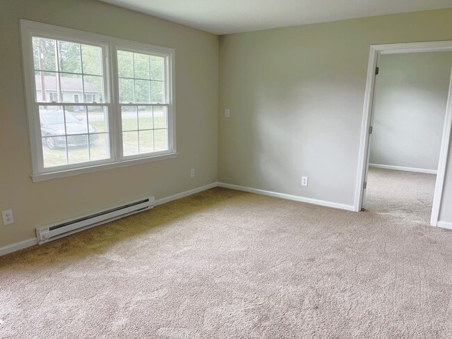 Building Photo - Renovated Greensboro Home