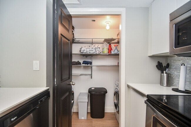 Building Photo - 3525 Sage Rd