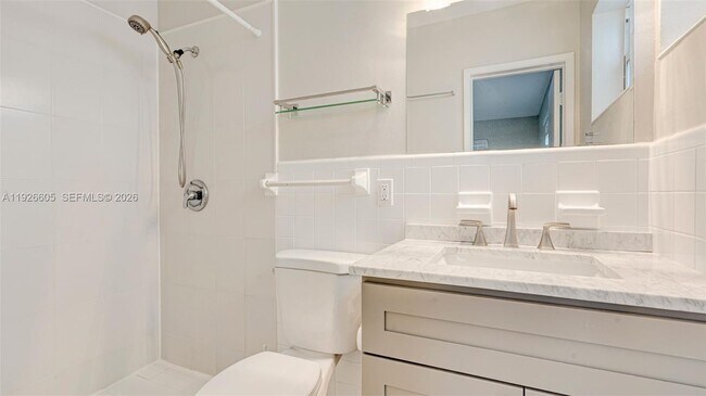 Building Photo - 1001 SW 12th Ct