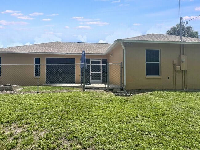 Building Photo - 2240 Safe Harbour Ct