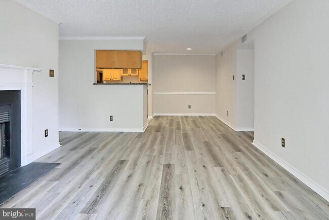 Building Photo - 1513 Lincoln Way